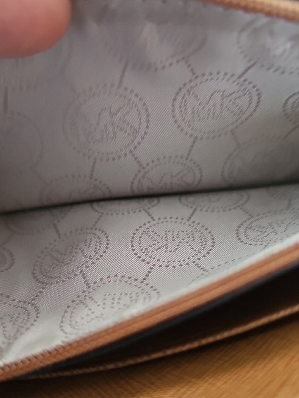 Michael Kors Brown Leather Logo Clutch Wallet - Picture 6 of 11